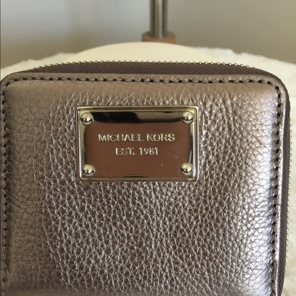 MK Sm zip around 10 slots Gunmetal in color - Picture 3 of 4